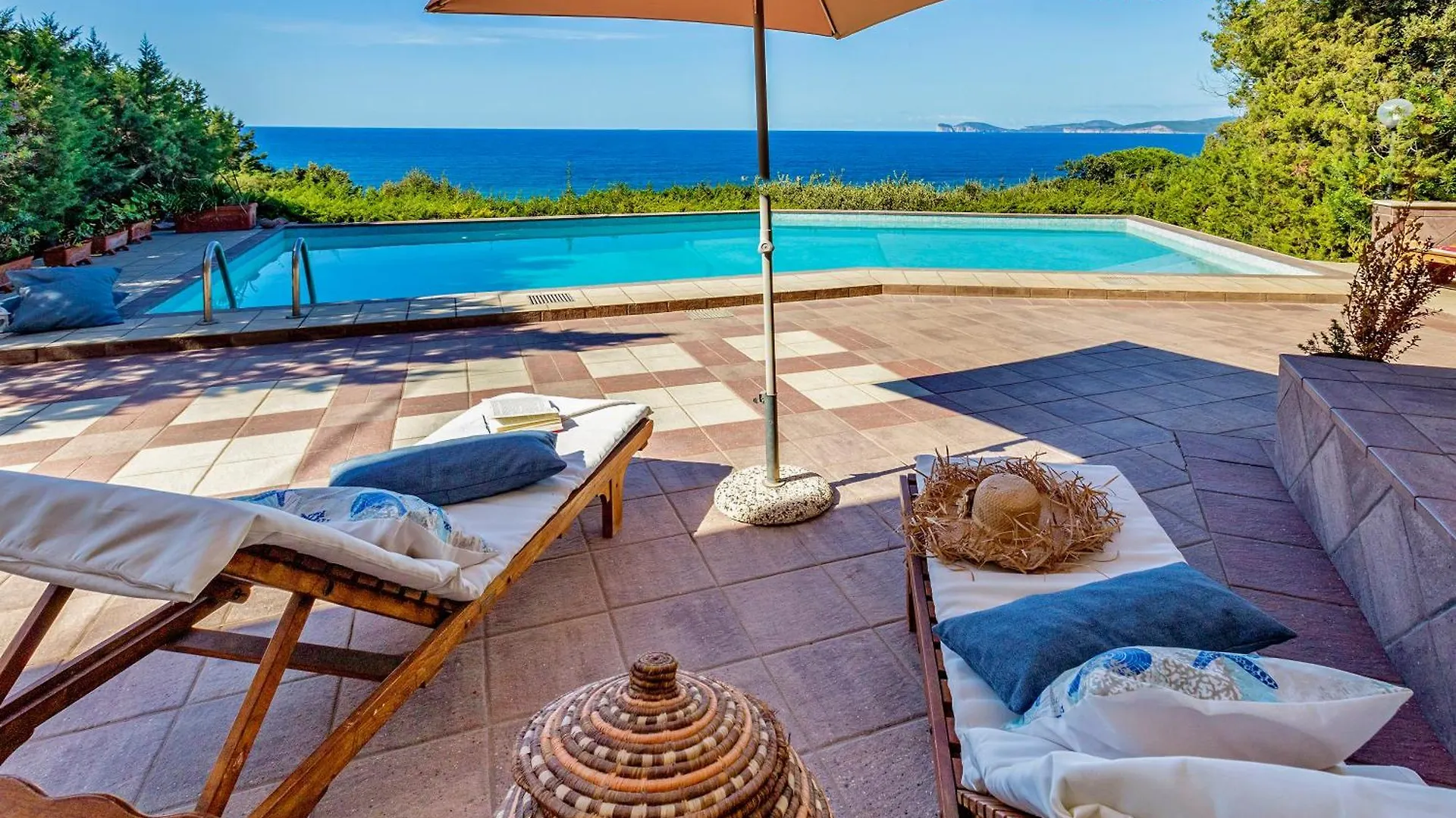 Villa Joie De Vivre Vista Mare Con Piscina A Sfioro Per 6 Persone Alghero