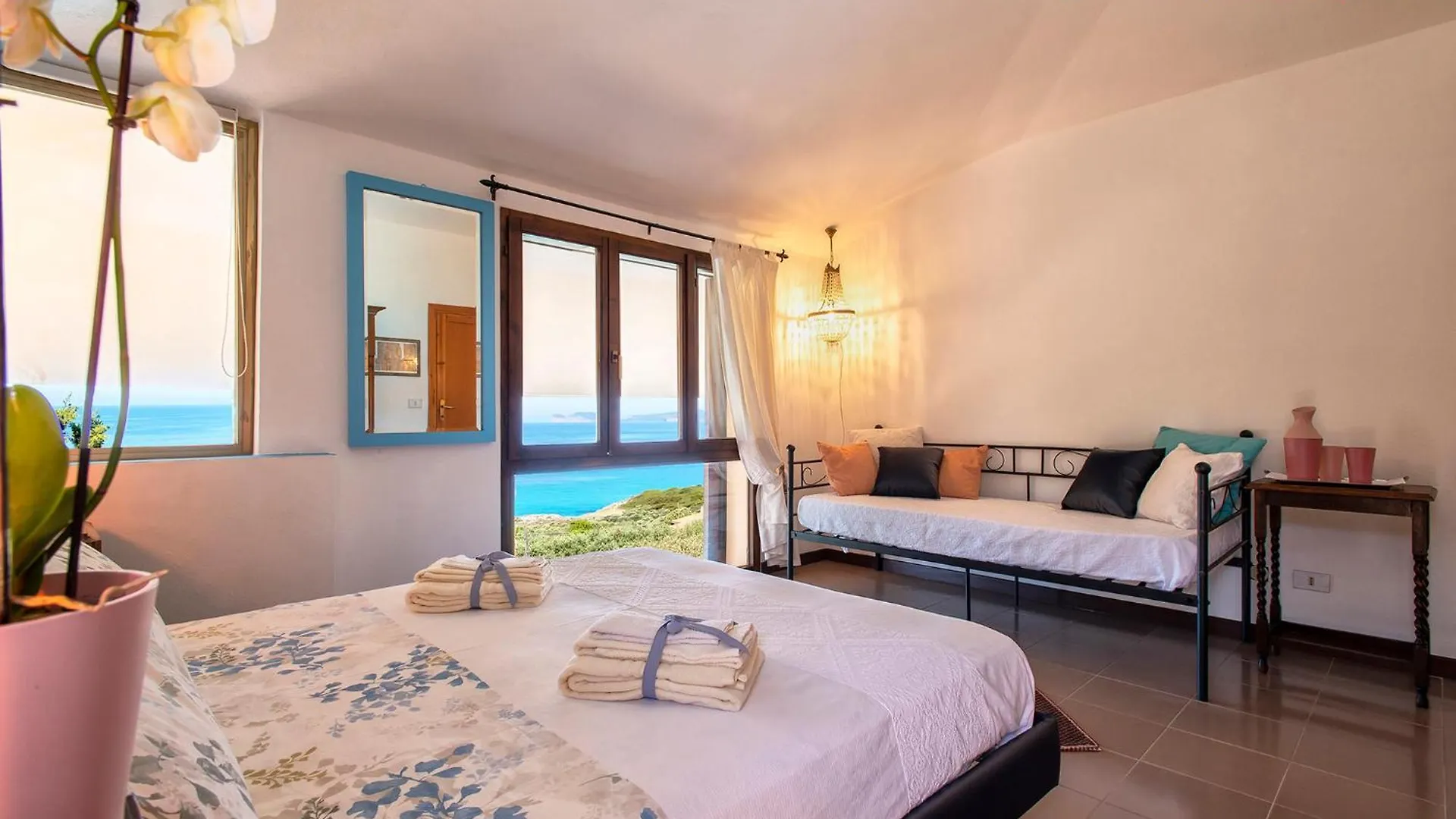 Villa Joie De Vivre Vista Mare Con Piscina A Sfioro Per 6 Persone Alghero Olaszország