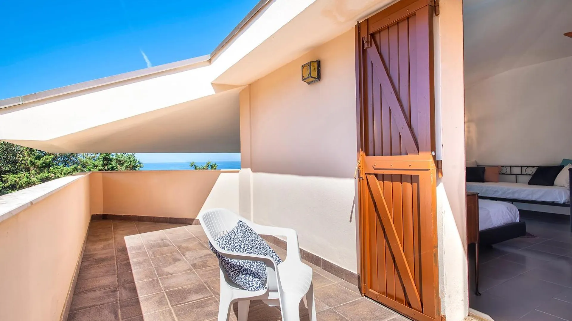 Villa Joie De Vivre Vista Mare Con Piscina A Sfioro Per 6 Persone Alghero